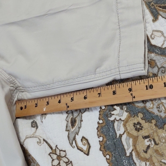 Hollister Chino style shorts - Picture 7 of 8